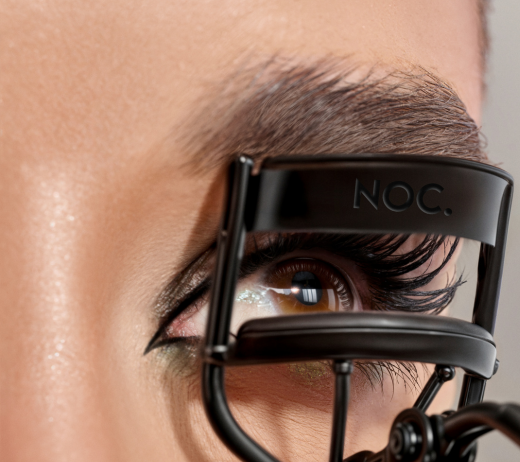 Cleopatra’s Secret: The Perfect Technique for Curled Lashes with Cleopatra’s Spell