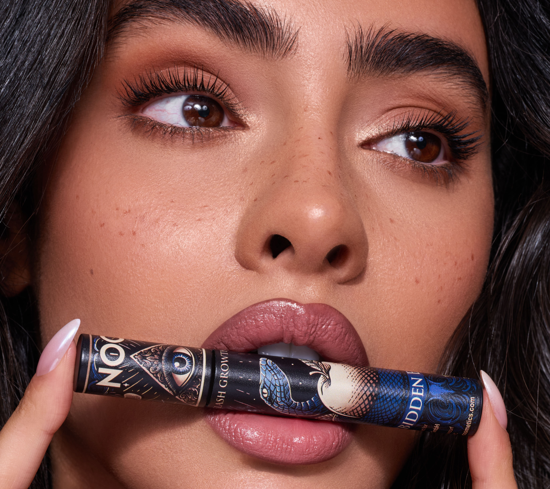 Die Wissenschaft hinter langen und dichten Wimpern: Wie unser Serum wirklich funktioniert